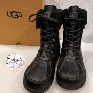 SOLD!!! Ugg boots new